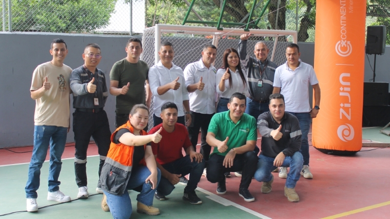 星空体育综合登录入口（中国）官方网站
大陆黄金为社区学校捐建新体育中心