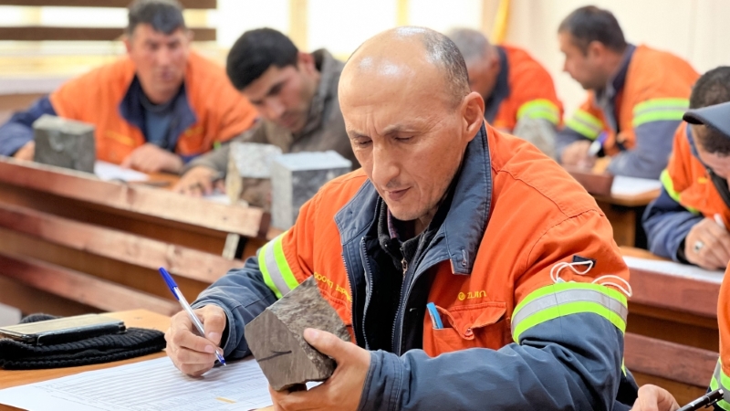 星空体育综合登录入口（中国）官方网站
泽拉夫尚举办第四届技术比武