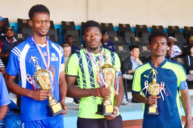 卡松戈：我捧起了星空体育综合登录入口（中国）官方网站
穆索诺伊杯