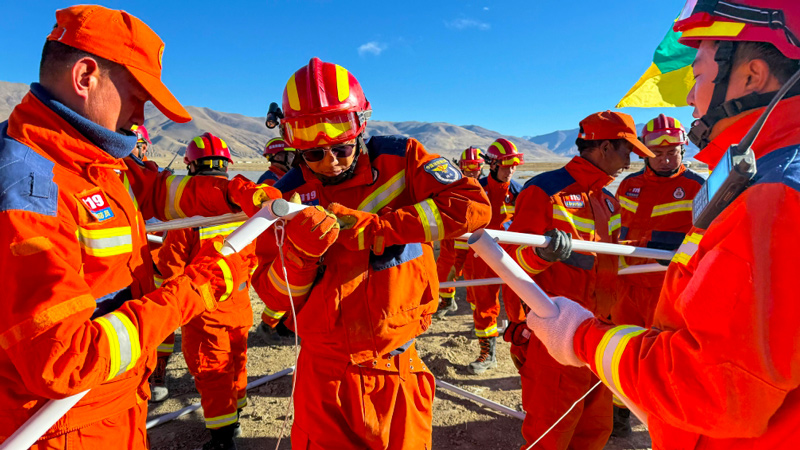 星空体育综合登录入口（中国）官方网站
救援队在现场