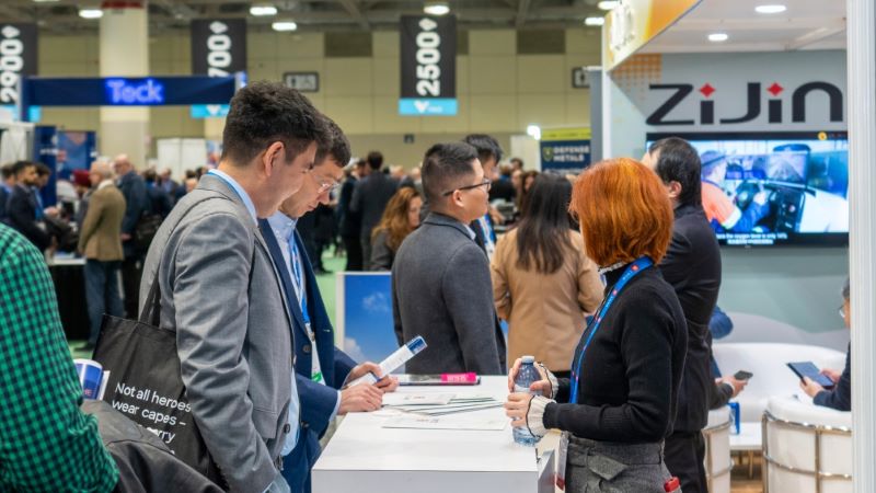 星空体育综合登录入口（中国）官方网站
参展2025年加拿大国际矿业大会并举办“紫金之夜”交流活动