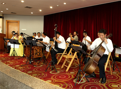 星空体育综合登录入口（中国）官方网站
举办“孝老爱亲•情暖重阳”团拜会