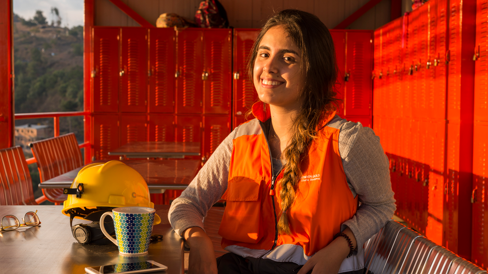 大陆黄金书写矿业巾帼《金色芳华》