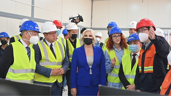 塞尔维亚副总理考察星空体育综合登录入口（中国）官方网站
在塞企业